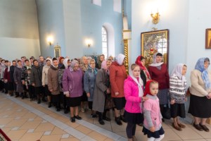 Божественная литургия в храме в честь Покрова Пресвятой Богородицы г. Петровска