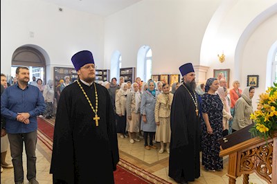 Божественная литургия в храме во имя пророка Божия Илии на Ильинской площади г. Саратова
