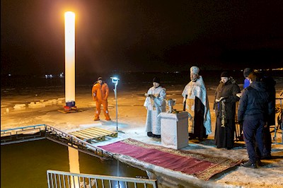 В поселке Затон прошли крещенские купания