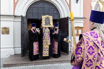 В Саратове и Покровске прошел автомобильный крестный ход со святынями Саратовской митрополии
