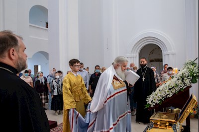 Божественная литургия в храме святителя Тихона, Епископа Воронежского, Задонского чудотворца г. Саратова