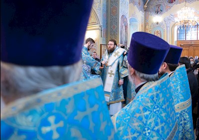 Митрополит Саратовский и Вольский Игнатий совершил вечерню в соединении с Литургией Иоанна Златоуста в Покровском соборе г. Саратова