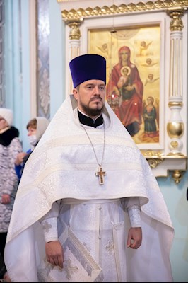 Митрополит Игнатий совершил Божественную литургию в Свято-Духовском соборе г. Саратова