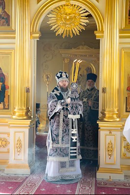Митрополит Игнатий совершил Литургию Преждеосвященных Даров в храме святого апостола и евангелиста Иоанна Богослова при СПДС