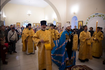 Митрополит Игнатий совершил Великое освящение храма святой блаженной Ксении Петербургской п. Красный Текстильщик и Божественную литургию в новоосвященном храме