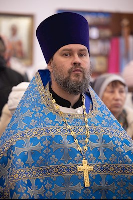Митрополит Игнатий совершил Божественную литургию во Введенском храме Саратова