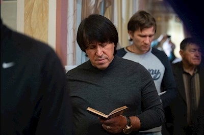 Митрополит Игнатий совершил великое повечерие с чтением Великого покаянного канона преподобного Андрея Критского в Свято-Троицком кафедральном соборе г. Саратова