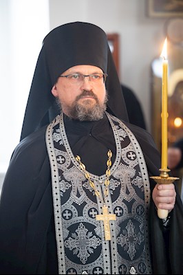 Митрополит Игнатий совершил великое повечерие с чтением Великого покаянного канона преподобного Андрея Критского в Спасо-Преображенском мужском монастыре г. Саратова
