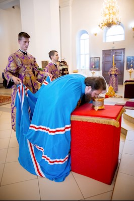 Митрополит Игнатий совершил всенощное бдение с чином воздвижения Креста в кафедральном соборе Живоначальной Троицы г. Вольска