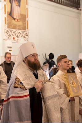 Митрополит Игнатий совершил всенощное бдение в Духосошественском соборе г. Саратова