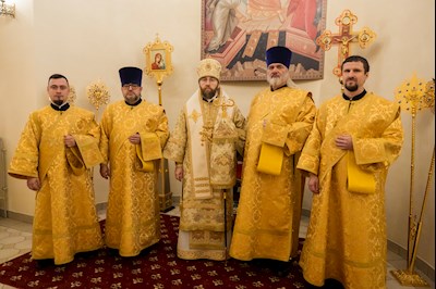 Митрополит Игнатий совершил Божественную литургию в соборном храме святителя Спиридона Тримифунтского г. Саратова