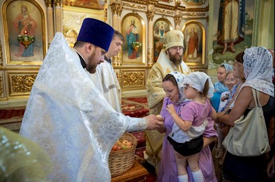 Митрополит Игнатий совершил Божественную литургию в Покровском соборе г. Саратова
