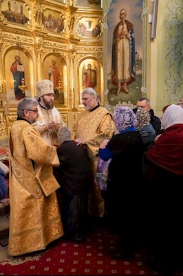 Митрополит Игнатий совершил Божественную литургию и молебен на новый год в Покровском соборе г. Саратова