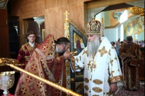 Митрополит Лонгин совершил Великое освящение Вознесенского храма Вознесенско-Пантелеимоновской церкви с. Усть-Курдюм
