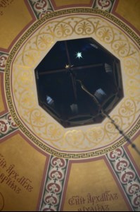 Митрополит Лонгин совершил Рождественское ночное богослужение