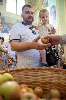Митрополит Игнатий совершил Божественную литургию в Покровском соборе г. Саратова