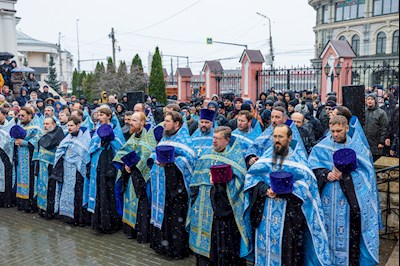 В Саратове прошел традиционный крестный ход с Казанской иконой Божией Матери