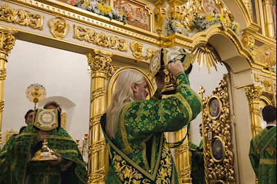 Архиереи Саратовской митрополии совершили Божественную литургию в соборном храме святого благоверного князя Александра Невского г. Ртищево