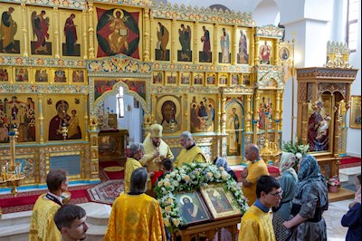 Митрополит Игнатий совершил Божественную литургию в Свято-Алексиевском женском монастыре г. Саратова