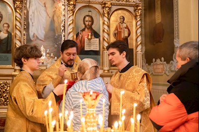 Митрополит Игнатий совершил Божественную литургию и молебен на новый год в Покровском соборе г. Саратова