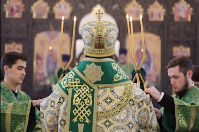 Митрополит Игнатий совершил Литургию Преждеосвященных Даров в храме в честь иконы Божией Матери «Всех скорбящих Радость» г. Саратова