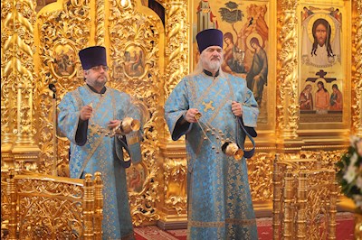 Митрополит Игнатий совершил Великую вечерню в соединении с Литургией святителя Иоанна Златоуста в Свято-Троицком кафедральном соборе г. Саратова