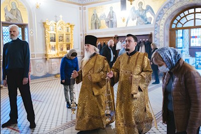 Всенощное бдение в Свято-Троицком кафедральном соборе г. Саратова