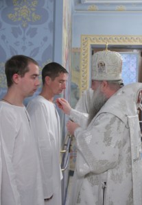 Крещальная литургия в Свято-Троицком соборе Саратова