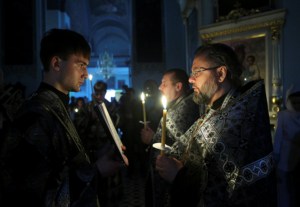 Утреня с Чином погребения в Духосошественском кафедральном соборе города Саратова