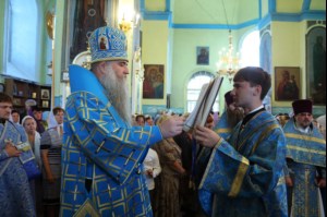 Божественная литургия в храме в честь Казанской иконы Божией Матери г. Петровска