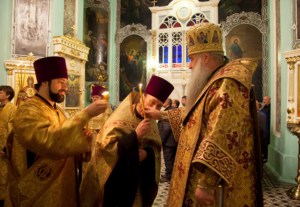 Всенощное бдение в храме в честь Сошествия Святого Духа города Саратова