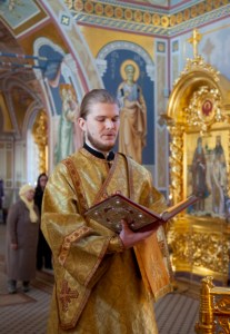 Божественная литургия в Свято-Троицком кафедральном соборе г. Саратова