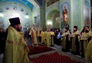 Всенощное бдение в храме в честь Покрова Пресвятой Богородицы г. Саратова