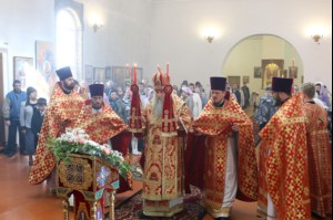 Божественная литургия в храме в честь Покрова Пресвятой Богородицы р.п. Новые Бурасы