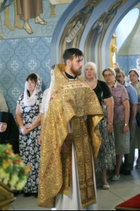 Епископ Пахомий совершил Божественную литургию в Свято-Троицком кафедральном соборе Саратова