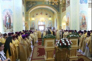 Божественная литургия и молебен у мощей святого равноапостольного князя Владимира в Покровском храме г.Саратова