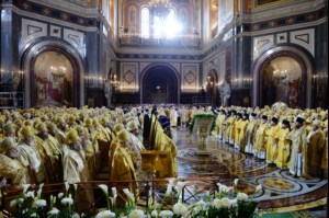 Митрополит Лонгин принял участие в Патриаршем богослужении в день празднования 70-летнего юбилея Его Святейшества
