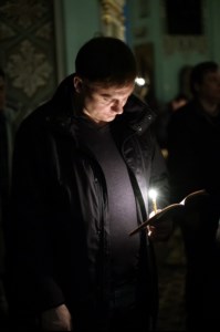 Великое повечерие с чтением канона преподобного Андрея Критского в храме в честь Сошествия Святого Духа г. Саратова