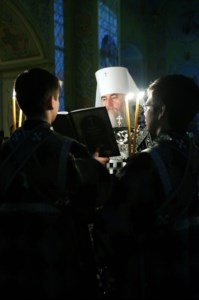 Великое повечерие с чтением канона преподобного Андрея Критского в храме в честь Покрова Пресвятой Богородицы г. Саратова
