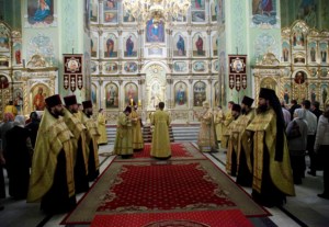 Всенощное бдение в храме в честь Покрова Пресвятой Богородицы г. Саратова