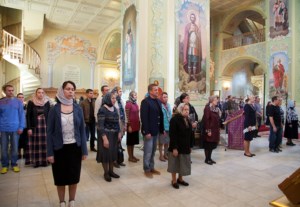 Всенощное бдение в храме в честь Покрова Пресвятой Богородицы г.Саратова