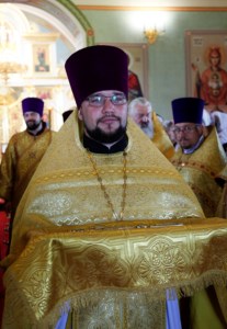 Божественная Литургия в храме во имя святой великомученицы Параскевы Пятницы села Малиновка Аркадакского района
