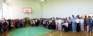 Митрополит Лонгин освятил здание средней школы ст. Курдюм Татищевского района