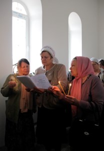 Прихожане строящегося храма святых Адриана и Наталии молитвенно отметили день памяти святых