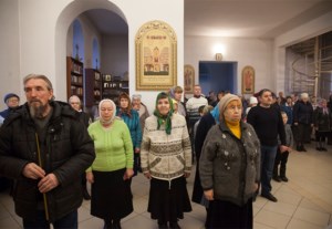 Божественная литургия в храме во имя святых первоверховных апостолов Петра и Павла г.Красноармейска