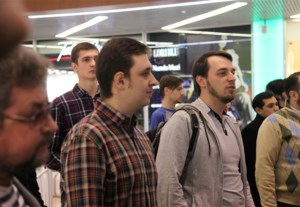 Посетители одного из саратовских торговых центров стали зрителями Рождественского флешмоба