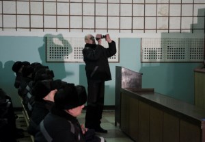 Архиерейский мужской хор представил концертную программу «Отчизны верные сыны» в исправительной колонии №13