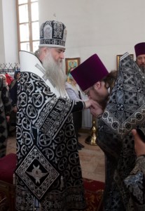 Литургия Преждеосвященных Даров, малое повечерие, утреня и первый час на Архиерейском подворье — храме во имя святых равноапостольных Кирилла и Мефодия при СГУ