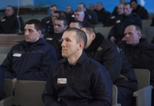 Архиерейский мужской хор выступил с концертом в исправительной колонии №2