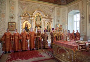 Всенощное бдение в храме в честь Покрова Пресвятой Богородицы г.Саратова